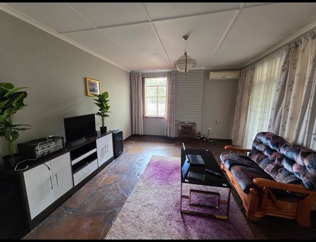 3 BEDROOM HOUSE FOR SALE IN SASOLBURG EXT 10